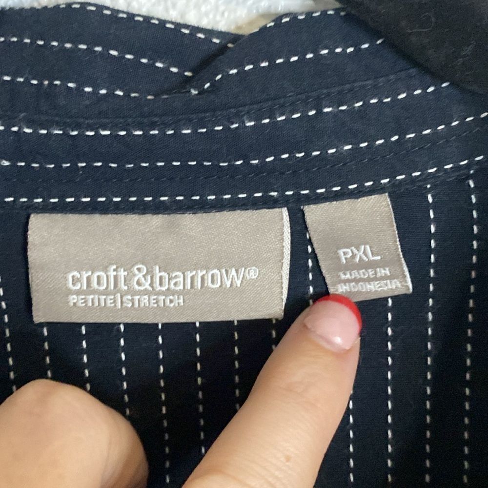 Croft & Barrow- black stitch button up top- stretch- Size XLP - Picture 4 of 5